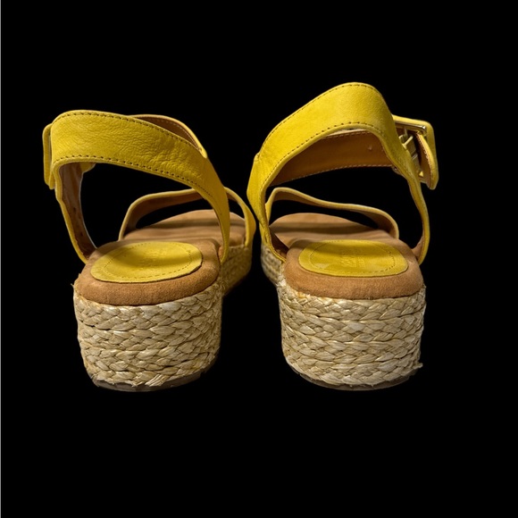 ♥️  Yellow Calmwater Sandals Kenneth Cole Reaction Size 8 - Picture 5 of 7